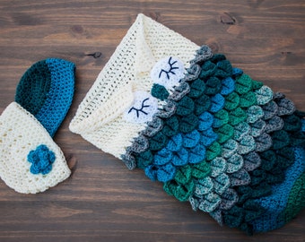 Baby Cocoon and hat set