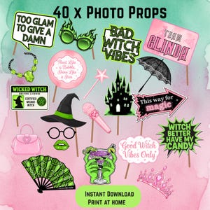 Może przedstawiać: Zestaw 40 rekwizytów fotograficznych o tematyce czarownic. Zawiera znaki z frazami takimi jak "Too Glam to Give a Damn" i "Bad Witch Vibes", a także kapelusze czarownic, okulary i mikrofon. Rekwizyty są w różnych kolorach.