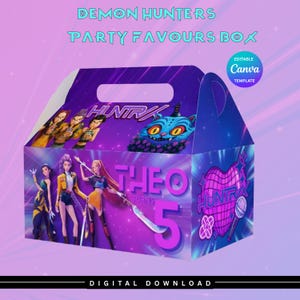 Puede incluir: Una caja de recuerdos de fiesta con un diseño púrpura y azul, con el texto "DEMON HUNTERS PARTY FAVOURS BOX". La caja tiene ilustraciones de personajes de anime y el texto "THEO TURNS 5". Incluye el texto "DIGITAL DOWNLOAD".