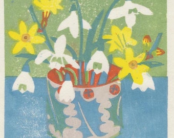 Snowdrops and winter jasmine by Matt Underwood