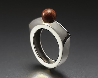 ARES- Anillo de plata con perla de madera de palisandro