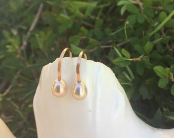 Modern Freshwater Pearl Drop Earrings in 14K Rose Gold