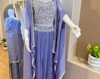 Lehenga Choli lavanda con capa fluida