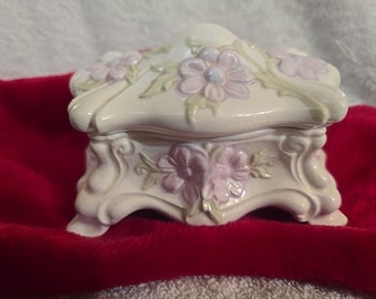 1950’s Vintage Porcelain Bisque Rectangle Footed Trinket Box 5x3.25x3.75"