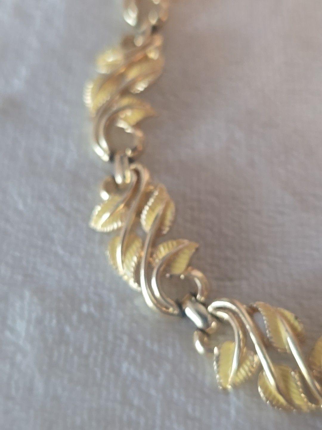 1950s (pegasus) Coro Yellow Leaf Choker Necklace - Etsy display picture 1