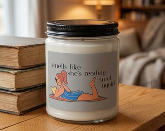 Riecht, als würde Shes wieder Smut lesen Duftende Sojakerze, 9 Unze; Bücherwurm Geschenk