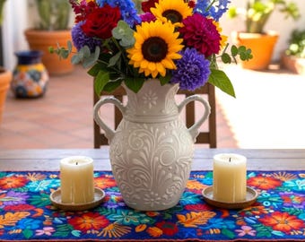 Handmade Mexican Flower Vase - White Plumeado Print Pottery || ArteyAlmaMexicana