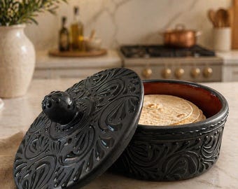 Calentador de tortillas Talavera / Negro / Sin plomo // ArteyAlmaMexicana