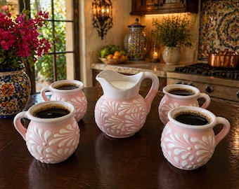 Juego de cerámica Talavera pintada a mano / Tazas y jarra para crema con diseño floral rosa // Arteyalmamexicana