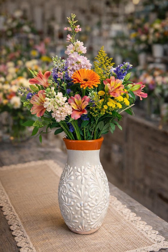 Talavera Flower Vase | White/Brown Rim