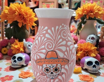 Vaso per fiori fatto a mano da 9" con motivo a teschio messicano / Rosa e bianco // ArteyAlmaMexicana