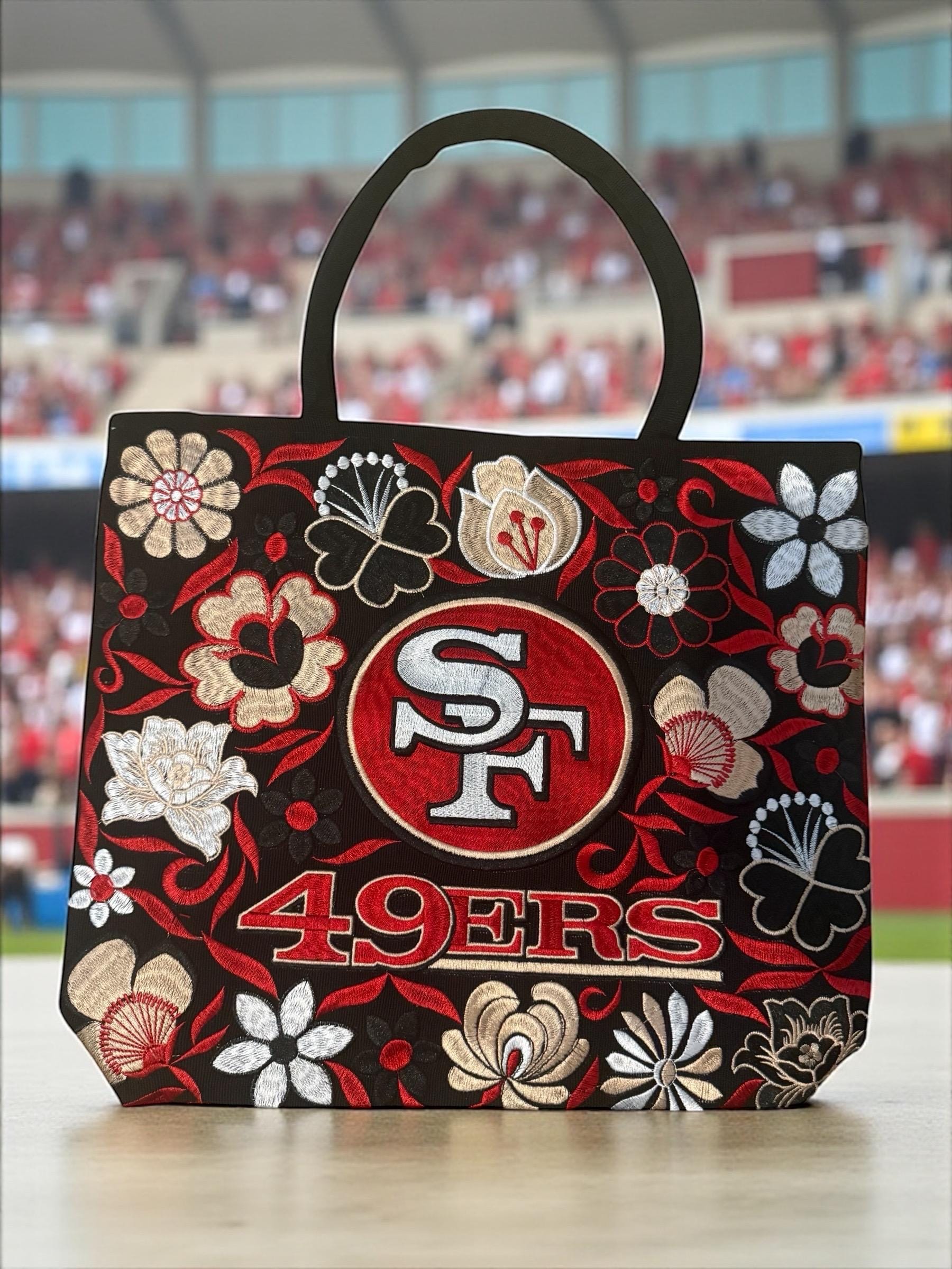 Handmade Embroidered Tote Bag – Artisan-made in Mexico  display picture 1