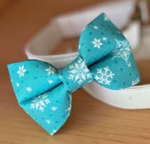 holiday dog collar with bow tie