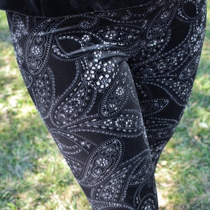 Ladies Limited Edition Metallic Paisley Velvet Leggings pick your size image 1