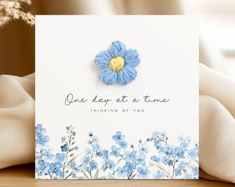 Tarjeta de condolencias con flores de crochet, tarjeta "Pensando en ti", tarjeta de condolencias por duelo, tarjeta de perdón por tu pérdida, un día a la vez, "No me olvides".