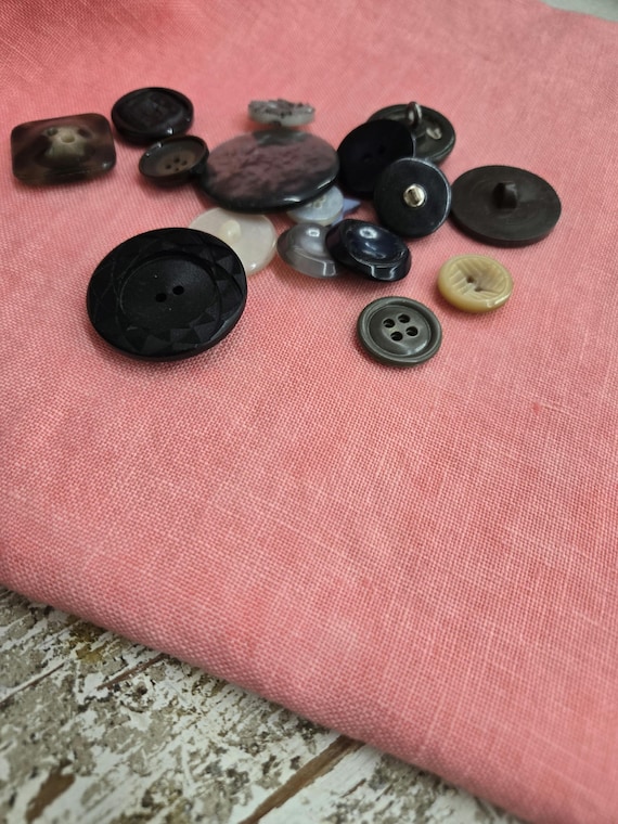 Weeks Dye Works, Cherry Vanilla, 35ct, Fat Quarter, 100% linen, cross stitch linen