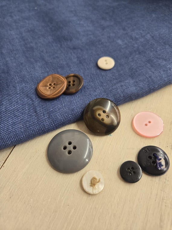 Weeks Dye Works...Delft Blue...30ct...Fat Quarter...100% linen...cross stitch