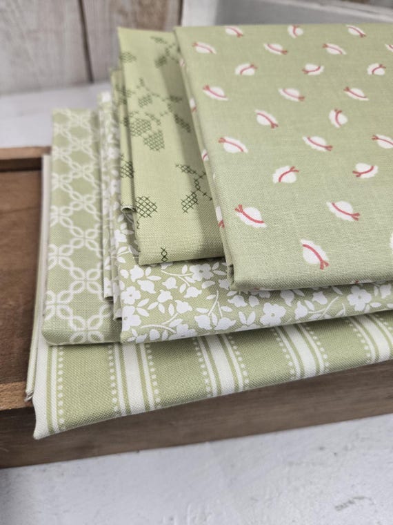 Sunbonnet...Pear FQ bundle...Heather Briggs of My Sew Quilty Life...Moda Fabrics...5 prints