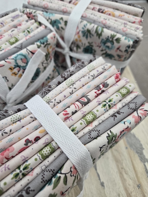 Piece & Plenty...Latte and Grey FQ bundle...Lori Holt/Bee in My Bonnet...Riley Blake Designs