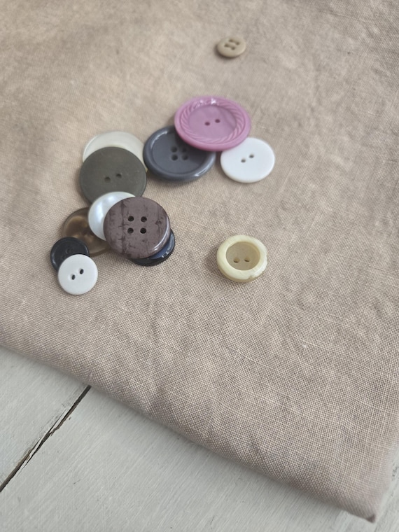 Weeks Dye Works...Cocoa...40ctZ...Zweigart Base...Fat Quarter...100% linen...cross stitch