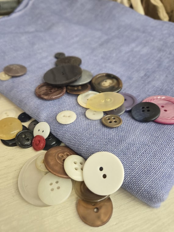 Weeks Dye Works...Periwinkle...30ct...Fat Quarter...100% linen...cross stitch
