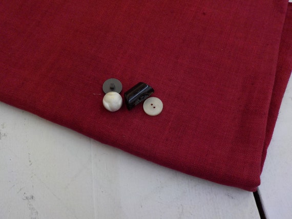 Weeks Dye Works, Garnet, 32ct, Fat Quarter, 100% linen, cross stitch linen