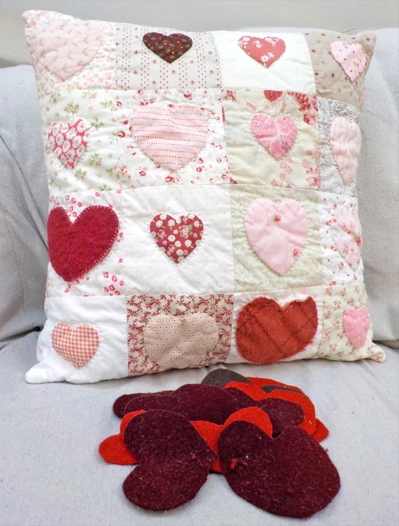 Cottage Hearts pillow pattern...Valentine's Day pillow, cottage style pillow