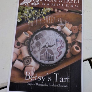 Betsy's Tart, Jack's Sweet Shoppe, by Plum Street Samplers...cross stitch pattern, summer cross stitch, 4th of july tart, patriotic tart