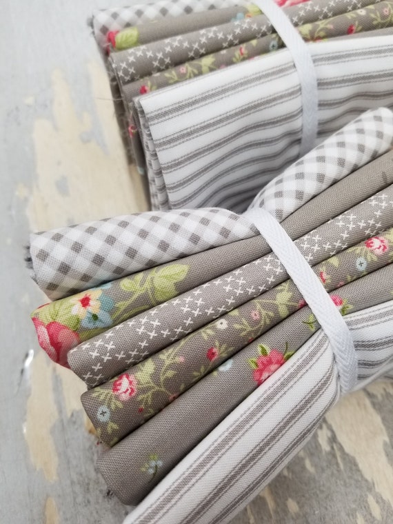 Ellie...Pebble FQ Bundle...Brenda Riddle/Acorn Quilt Company...Moda Fabrics...6 prints