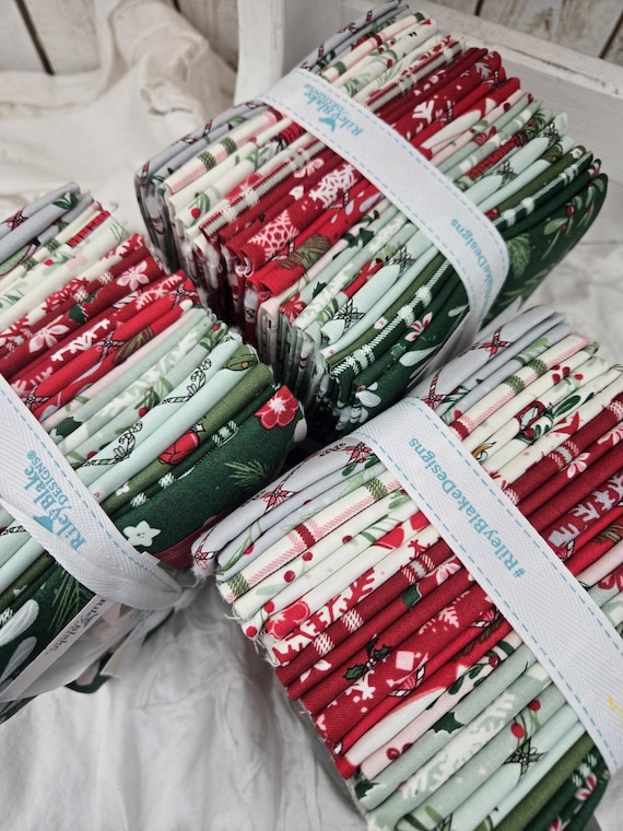 Mistletoe & Holly...FQ Bundle...Beverly McCullough...Riley Blake Designs...24 prints