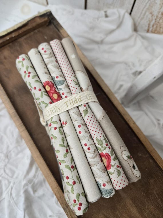 Merry Little Christmas...Cream FQ Bundle...Tilda Autumn 2025...Tone Finnanger...5 prints
