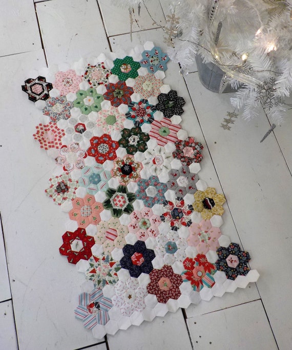 Sugared Hexagons...designed by April Zimmer for Sweetwater Cotton Shoppe...EPP, English Paper Piecing, Hexagons, Christmas Quilt kit