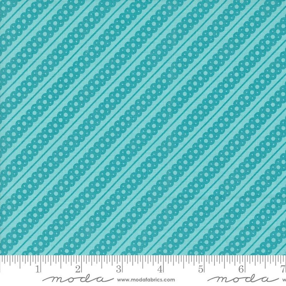 Kitty Christmas...Icicle 31205 16...Urban Chiks...Moda Fabrics