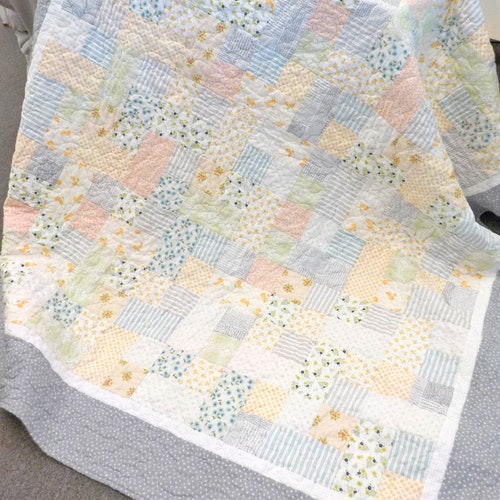 Modèle de courtepointe PDF Stepping Stones... conçu par Mickey Zimmer pour Sweetwater Cotton Shoppe