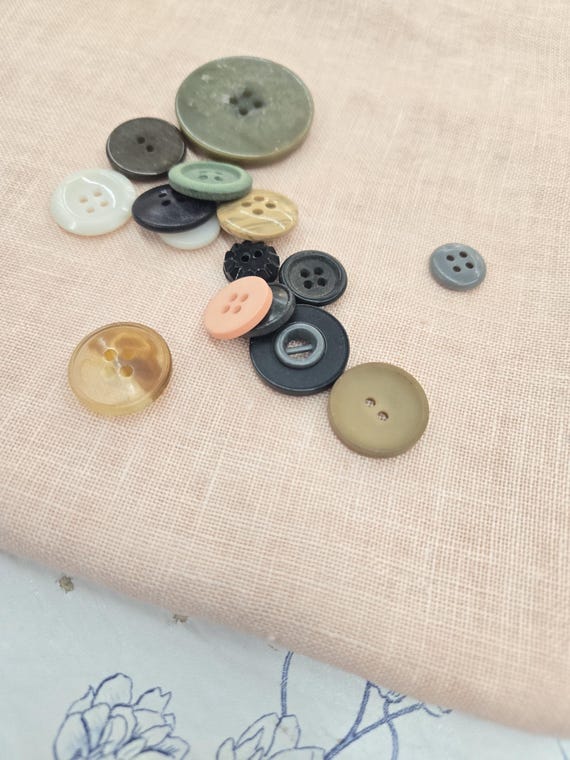 Weeks Dye Works, Peach Fuzz, 36ct, Fat Quarter, 100% linen, cross stitch linen