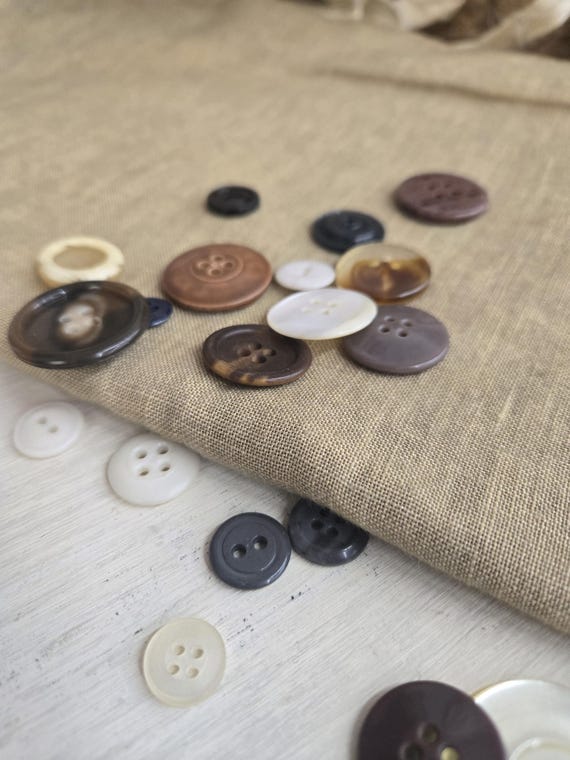 Weeks Dye Works...Putty...40ct...Fat Quarter...100% linen...cross stitch
