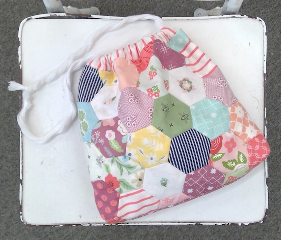 Sweet Sunday Dilly Bag kit...pattern designed by Treehouse Textiles...kit complete