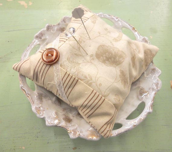 Milk & Cream pincushion kit...pattern by sweetwater cotton shoppe