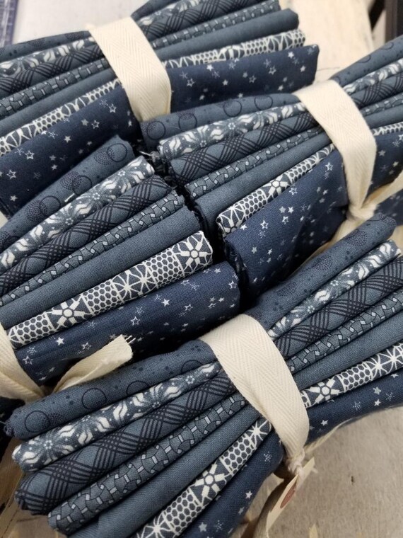 Snowman Gatherings IV...Lake fat quarter bundle...Primitive Gatherings...Moda Fabrics
