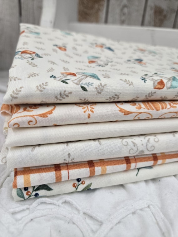 I Love Fall Most of All...Warm White Shirtings...HALF Yard Bundle...Deb Strain...Moda Fabrics...6 prints