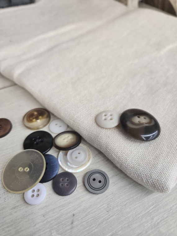 Weeks Dye Works...Alabaster...30ct...Fat Quarter...100% linen...cross stitch