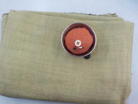 Weeks Dye Works, Putty, 30ct, Fat Quarter, 100% linen, cross stitch linen