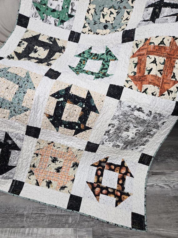 Haunted Backroads Quilt KIT...designer Mickey Zimmer/Sweetwater Cotton Shoppe...Halloween...spooky