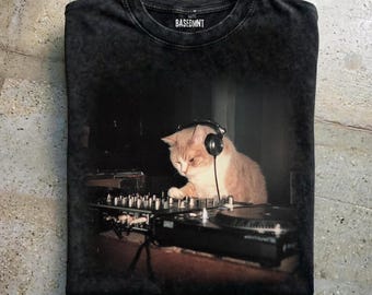 DJ Cat Funny Cat Meme Shirt DJ'ing Vintage Wash Acid Washed Black Oversized Retro Style Tshirt