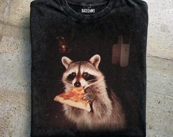 Raccoon Eating Pizza Funny T-shirt Vintage Style Animal Meme Retro Graphic Tee