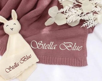 Gestickte Babydecke, 2 teiliges Babygeschenk, Babydecke und Häschenset, Babypartygeschenk, individuelles Geschenk für Baby, Neugeborenendecke und Spielzeug