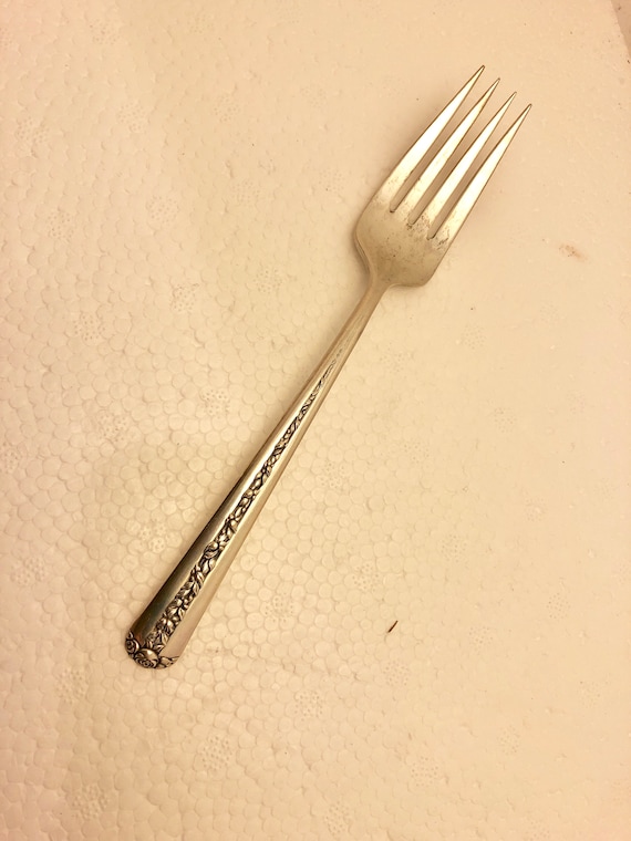 TOWLE RAMBLER ROSE STERLING SILVER DINNER FORK EXCELLENT CONDITION S