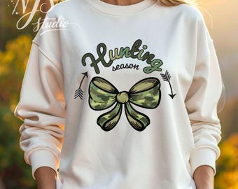 Temporada de caza con arco de camuflaje PNG / Camisetas, bolsos, sudaderas con capucha / Camuflaje, Otoño, Coqueta, Chica / Sublimación / DIGITAL