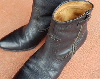 black beatle boots