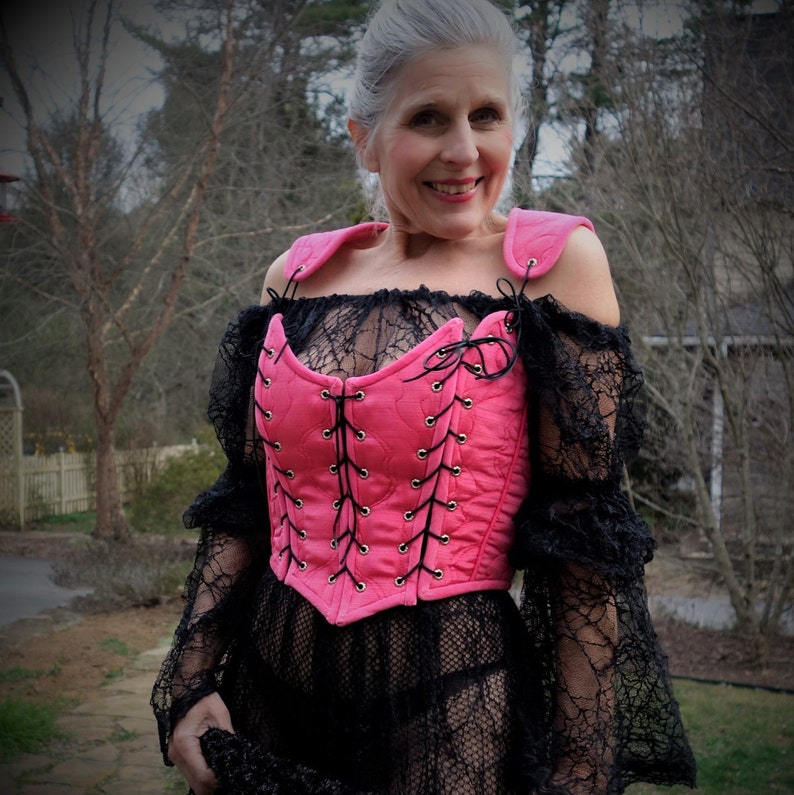 Medieval gothic corset lace up bodice bustier pink quilted renaissance faire harlot wench mistress lady pirate bodycon costume adjustable